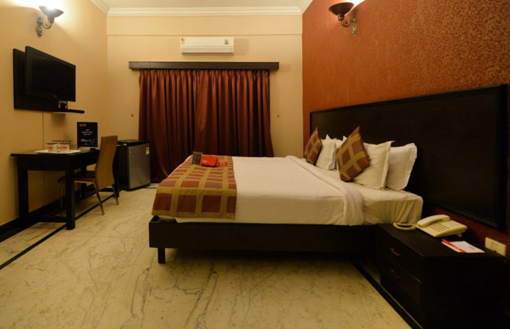 Genx Banjara Hill 1589 Hotel Hyderabad Exterior photo